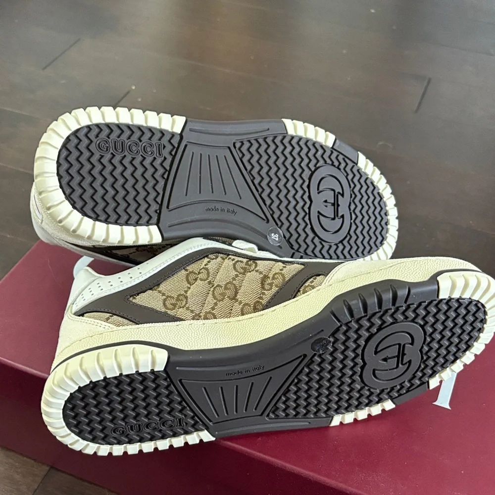 Gucci white and Brown Logo-Print Sneakers with Red & Green Detail